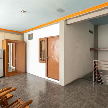 Reddoorz Syariah Near Stadion Manahan Solo 2 Luaran gambar
